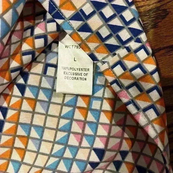 THML Geometric Print Tie Shoulder Blouse Size Large - Picture 3 of 6